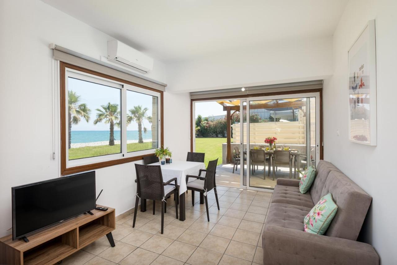 Pebble Beach Apartment Oroklini Zewnętrze zdjęcie